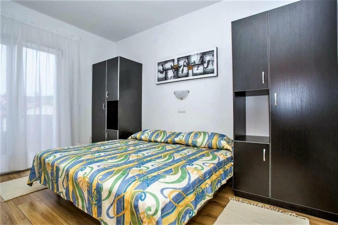 Apartments Macolic Rab Town Exterior photo