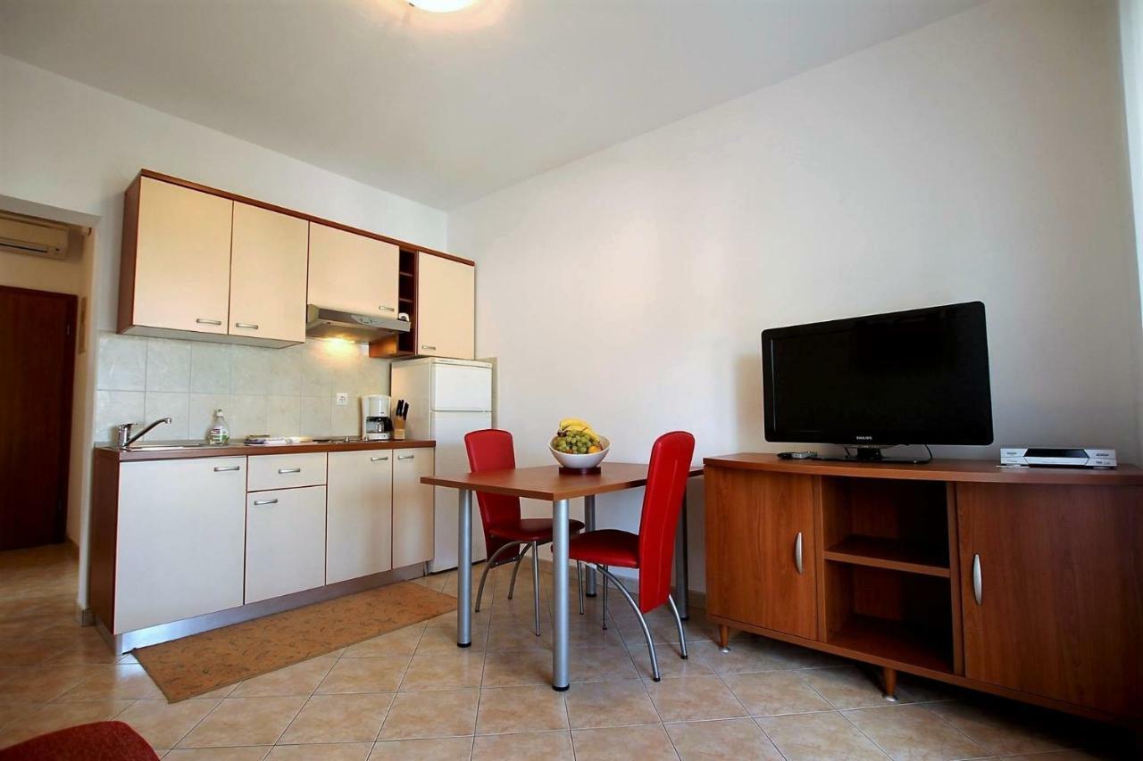 Apartments Macolic Rab Town Exterior photo